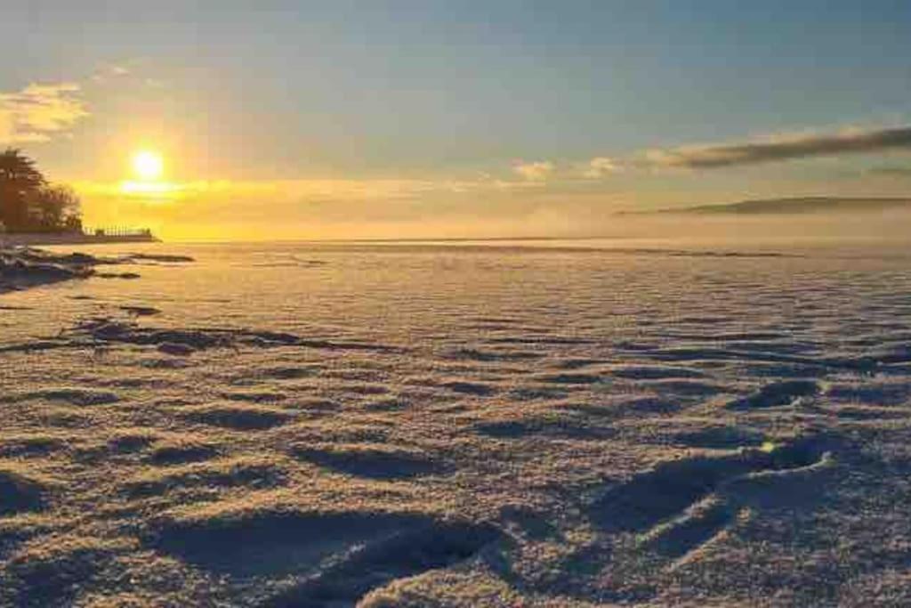 Watersedge Retreat, Views, Sunsets, Dogs Welcome Sandside  Buitenkant foto