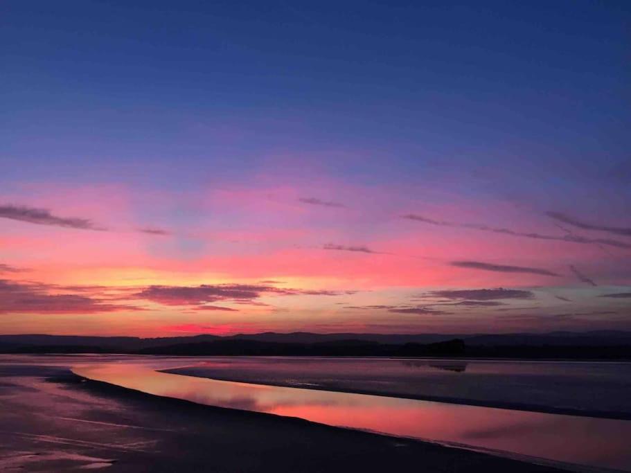 Watersedge Retreat, Views, Sunsets, Dogs Welcome Sandside  Buitenkant foto