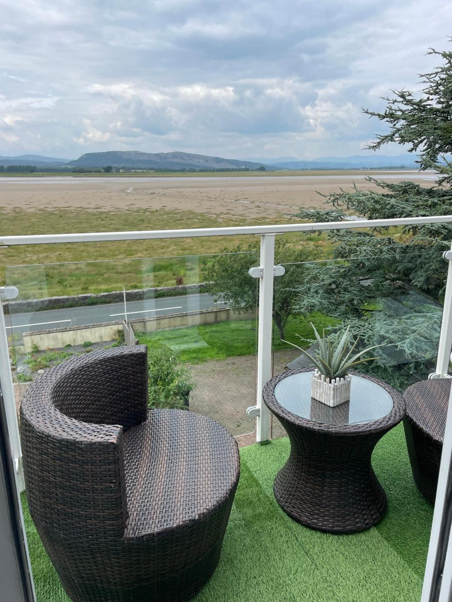 Watersedge Retreat, Views, Sunsets, Dogs Welcome Sandside  Buitenkant foto